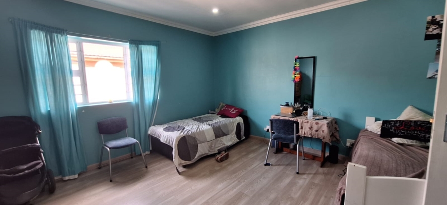 4 Bedroom Property for Sale in Grassy Park Western Cape